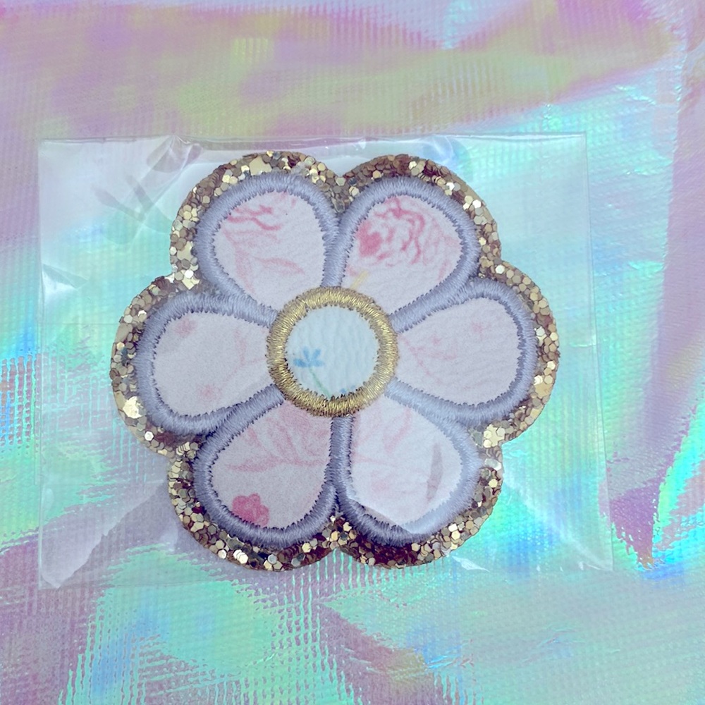 NWT SCL floral glitter daisy patch